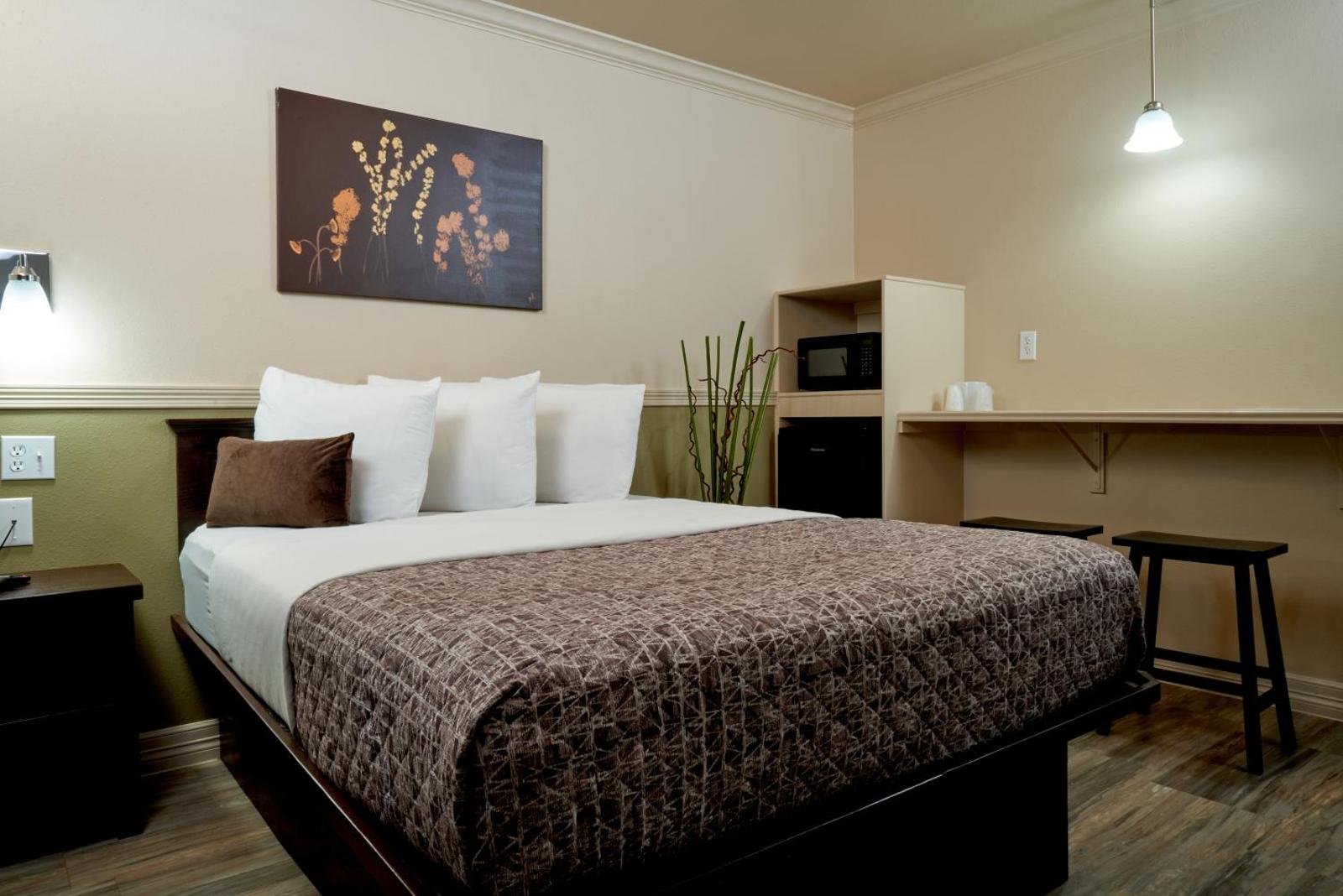 Family Garden Inn & Suites Main image 2